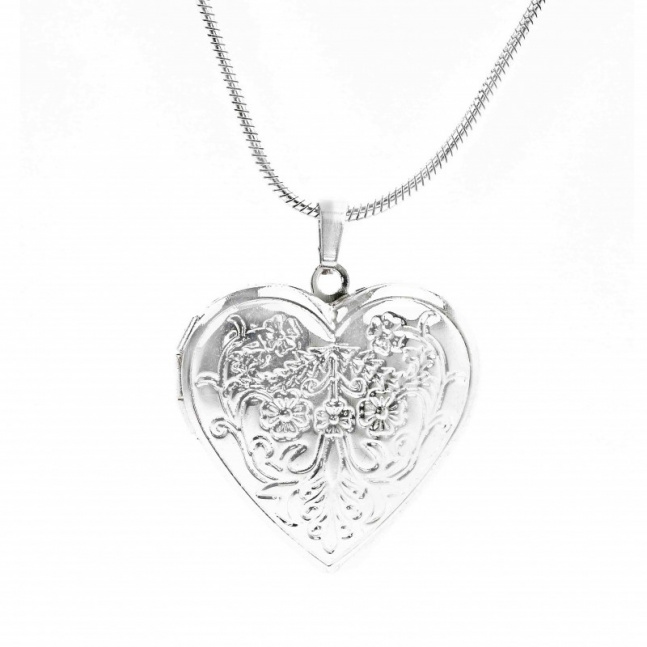 Medailonek na fotku ve tvaru srdce s ornamenty