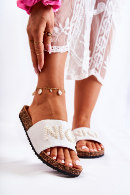 Klasické semišové pantofle s korálky Bíle Vayana