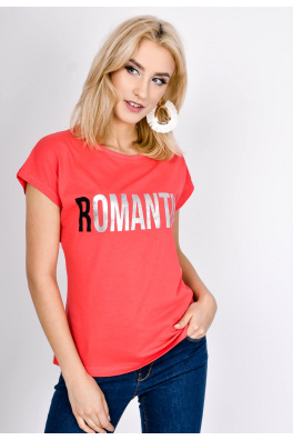 Women's t-shirt with the inscription "Romantic" - red