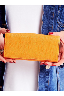 Jasnopomarańczowy portfel damski z zapięciem na zatrzask